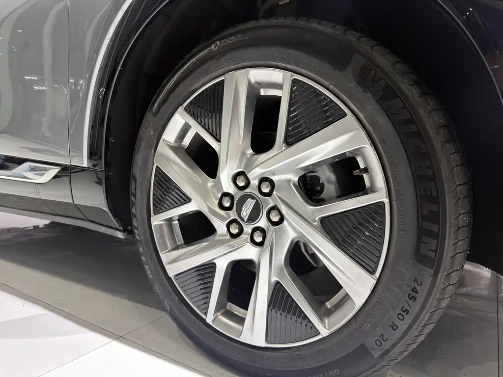 Cadillac IQ — миниатюра 12