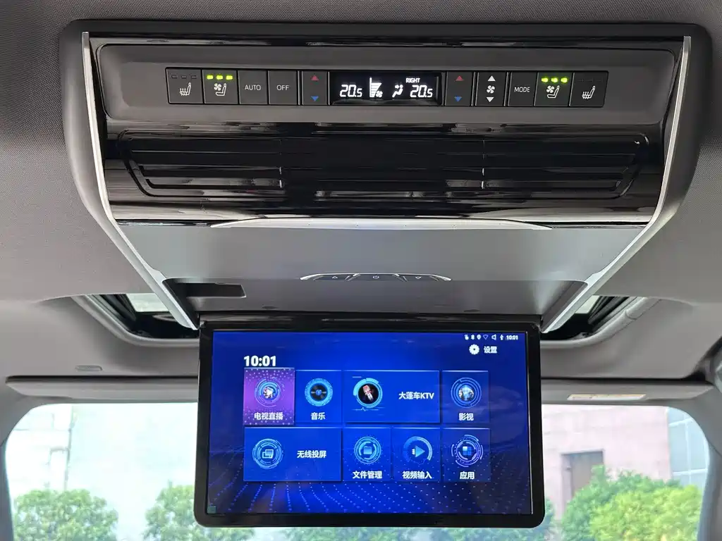 Toyota Sienna — миниатюра 6