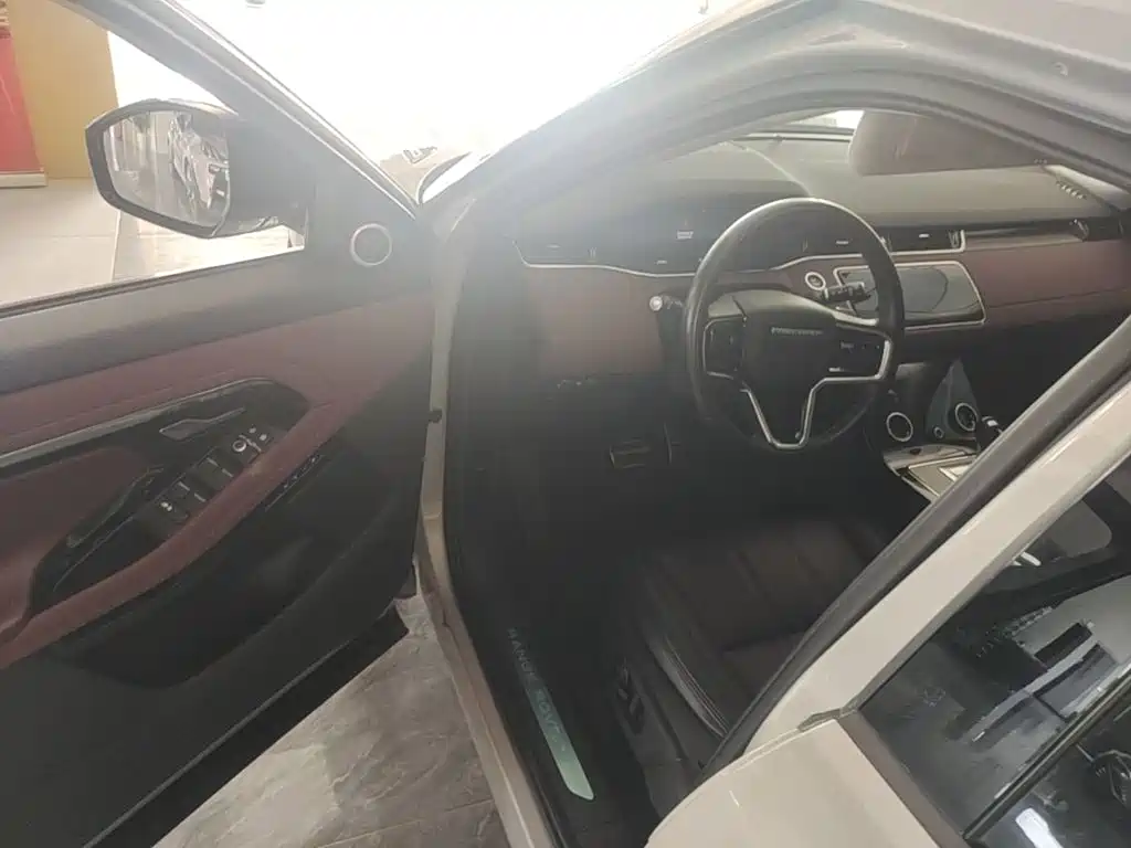 Land Rover Evoque — миниатюра 16