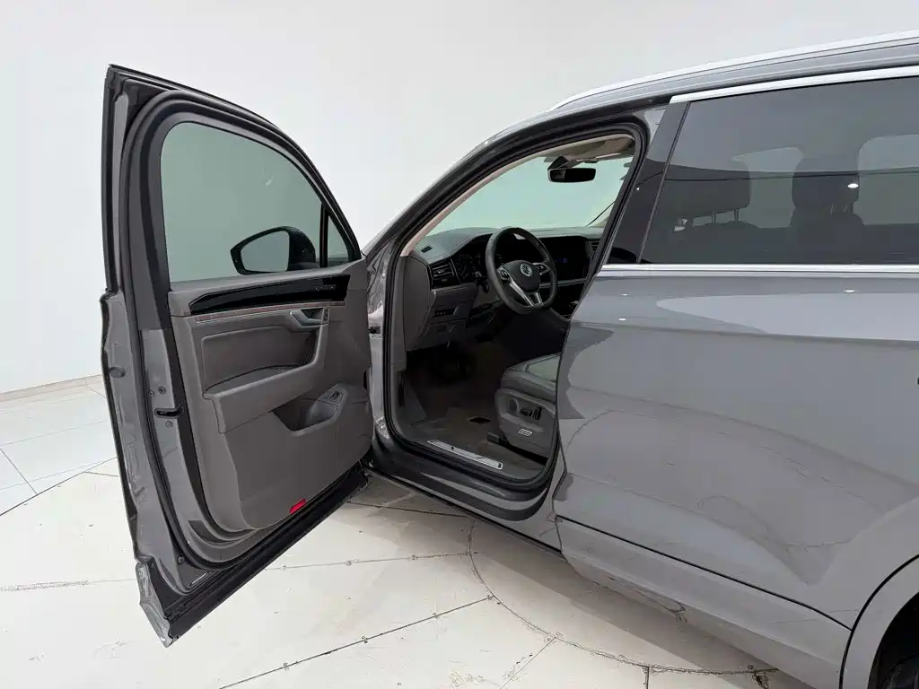 Volkswagen Touareg — миниатюра 22