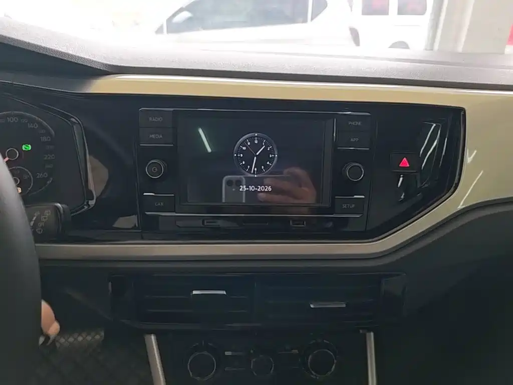 Volkswagen Polo — миниатюра 13
