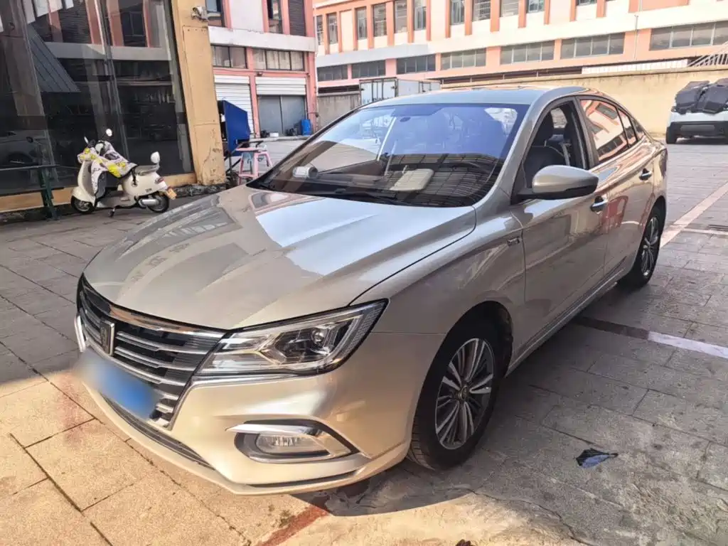 Roewe i5