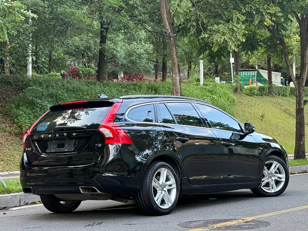 Volvo V60 — миниатюра 5