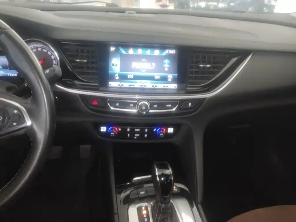 Buick Regal — миниатюра 13