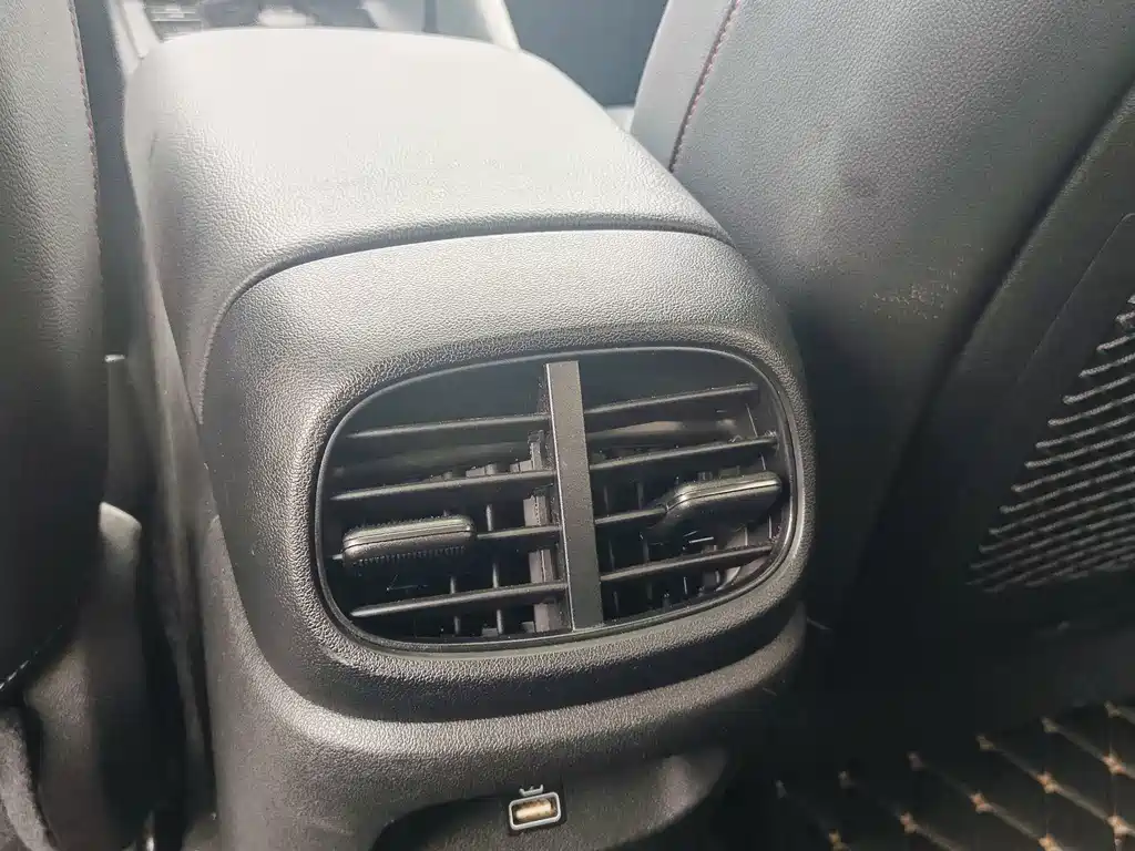Hyundai Elantra — миниатюра 12