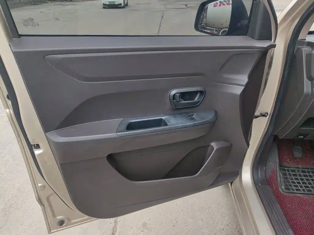 Wuling Hongguang V — миниатюра 14