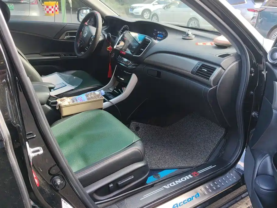 Honda Accord — миниатюра 8