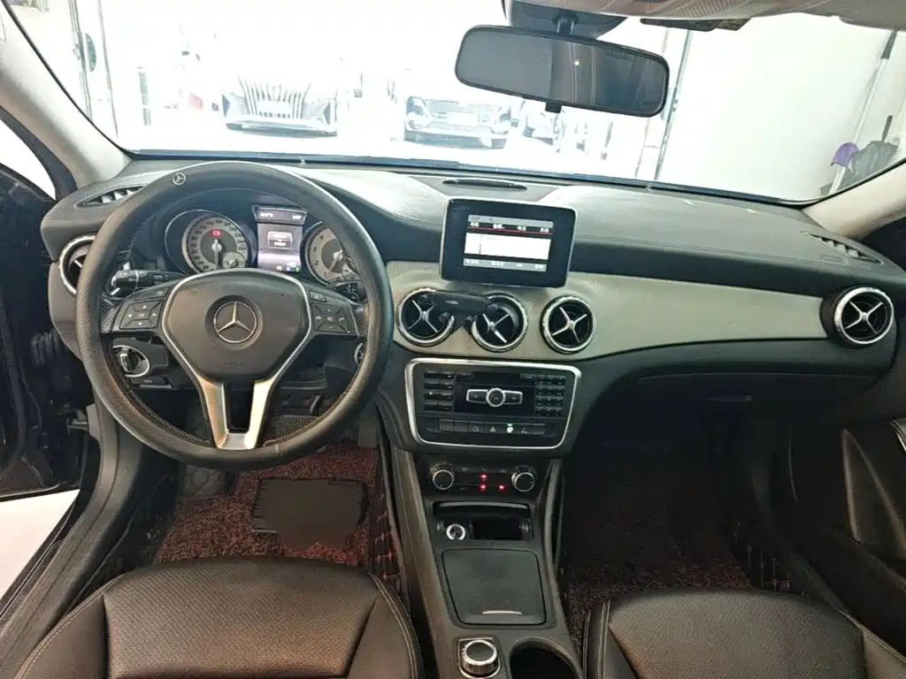 Mercedes-Benz GLA — миниатюра 10