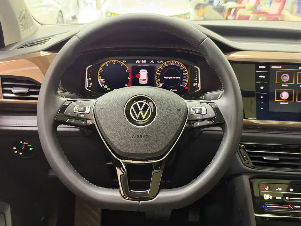 Volkswagen Tharu — миниатюра 10
