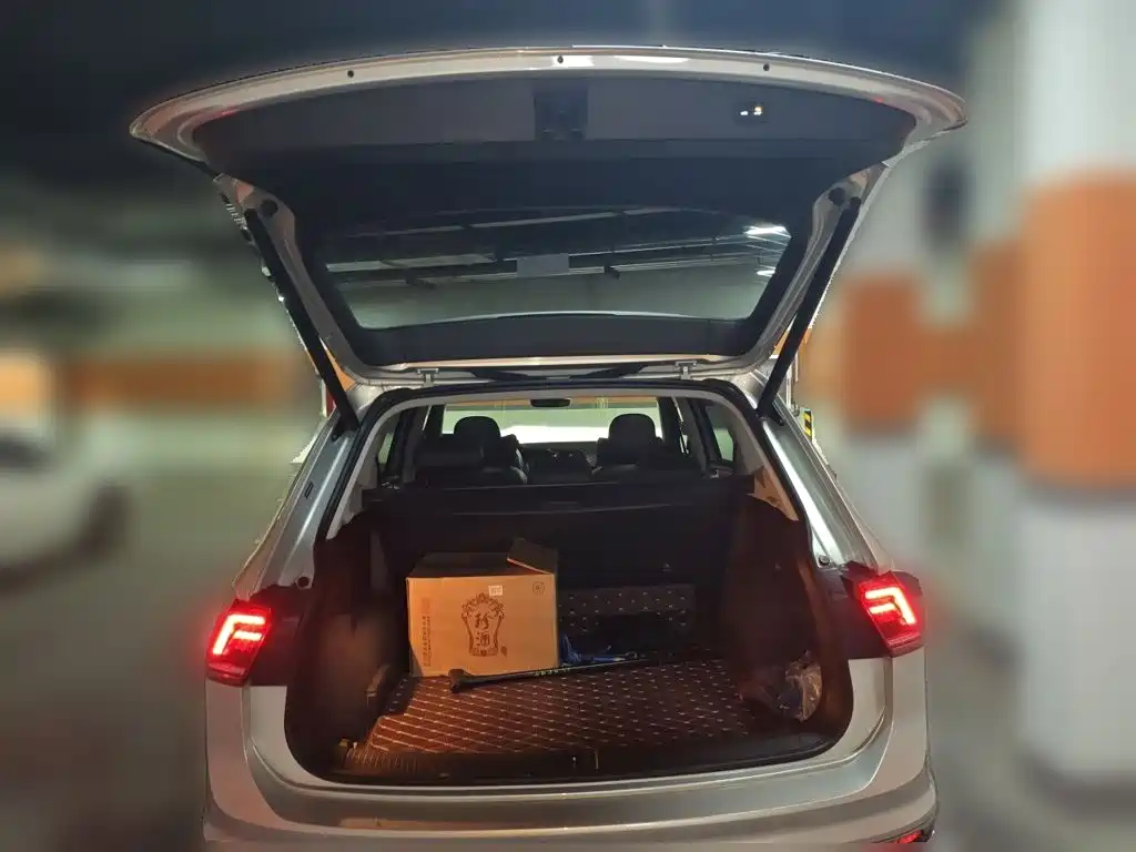 Volkswagen Tiguan L — миниатюра 20