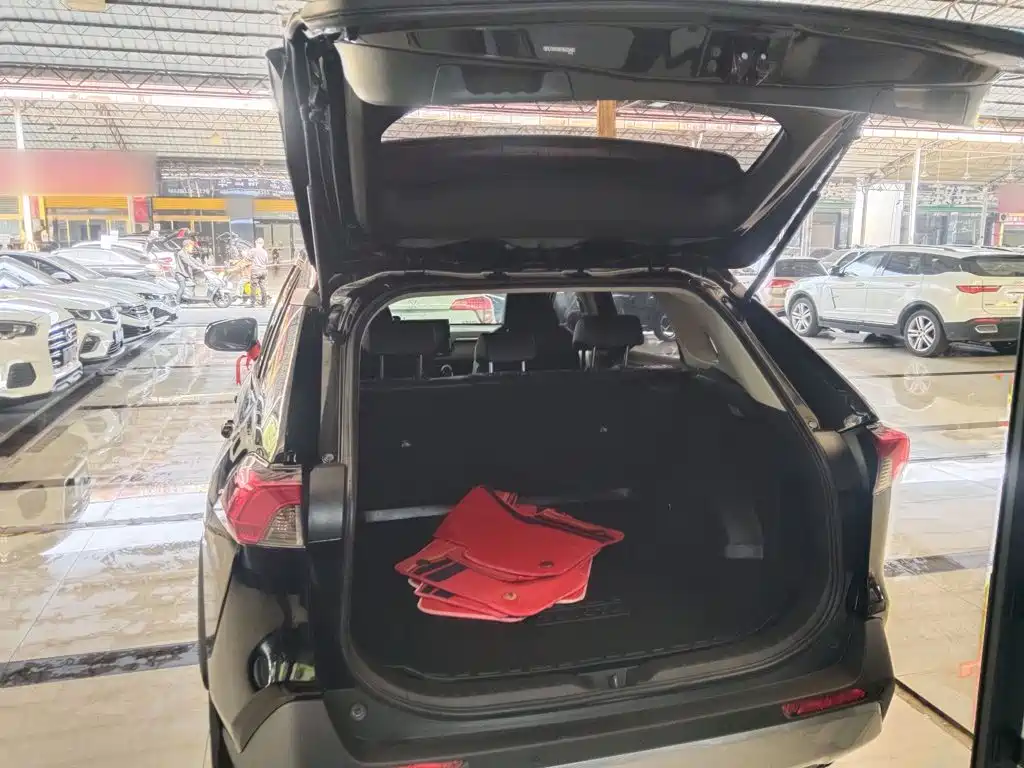 Toyota RAV4 — миниатюра 19
