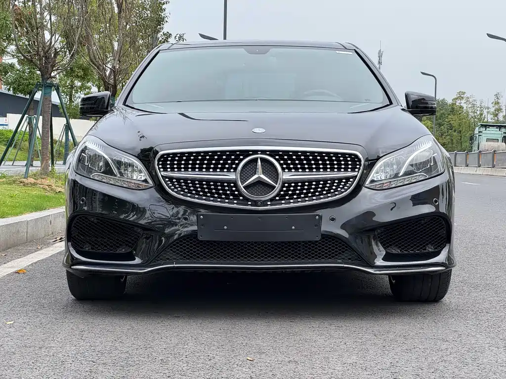Mercedes-Benz E-Class — миниатюра 2