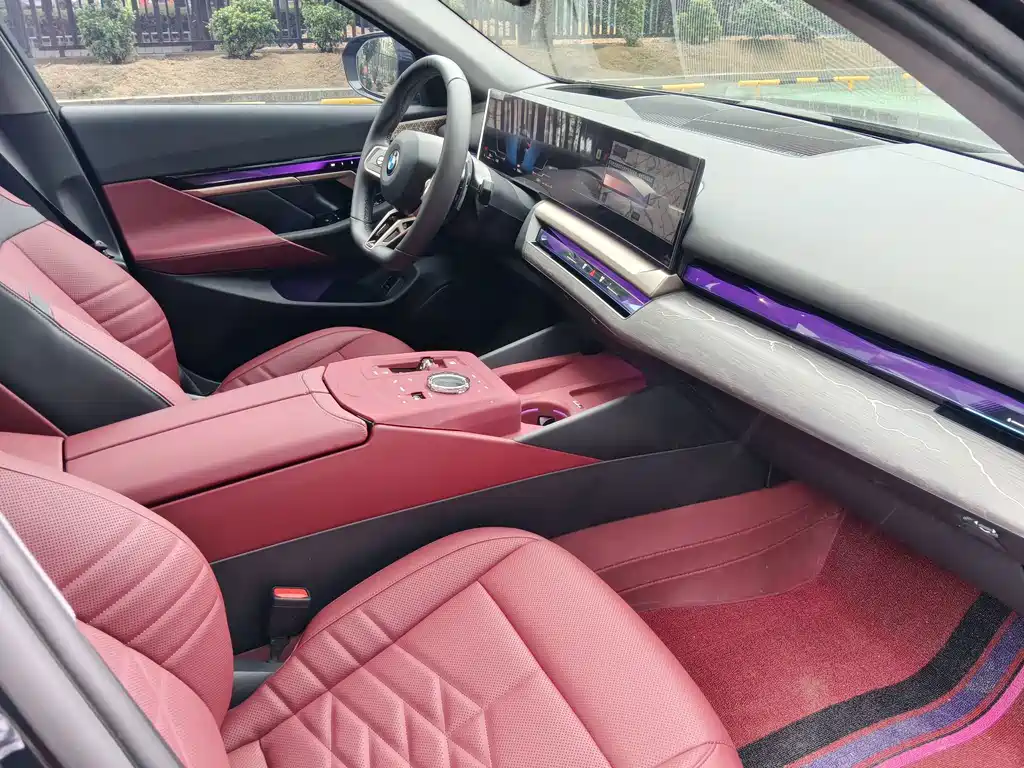 BMW 5 Series — миниатюра 9