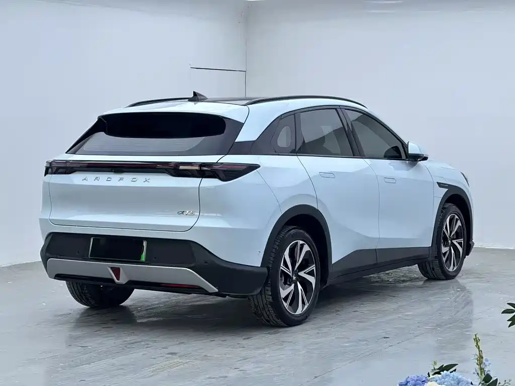 ARCFOX EXTREME FOX POLAR FOX ALPHA T5