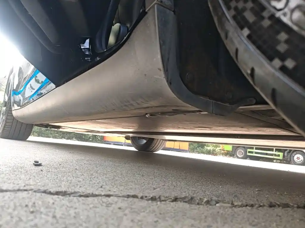 Tesla Model Y — миниатюра 22