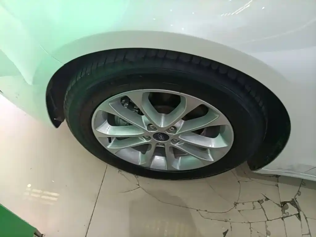 Ford Mondeo — миниатюра 23