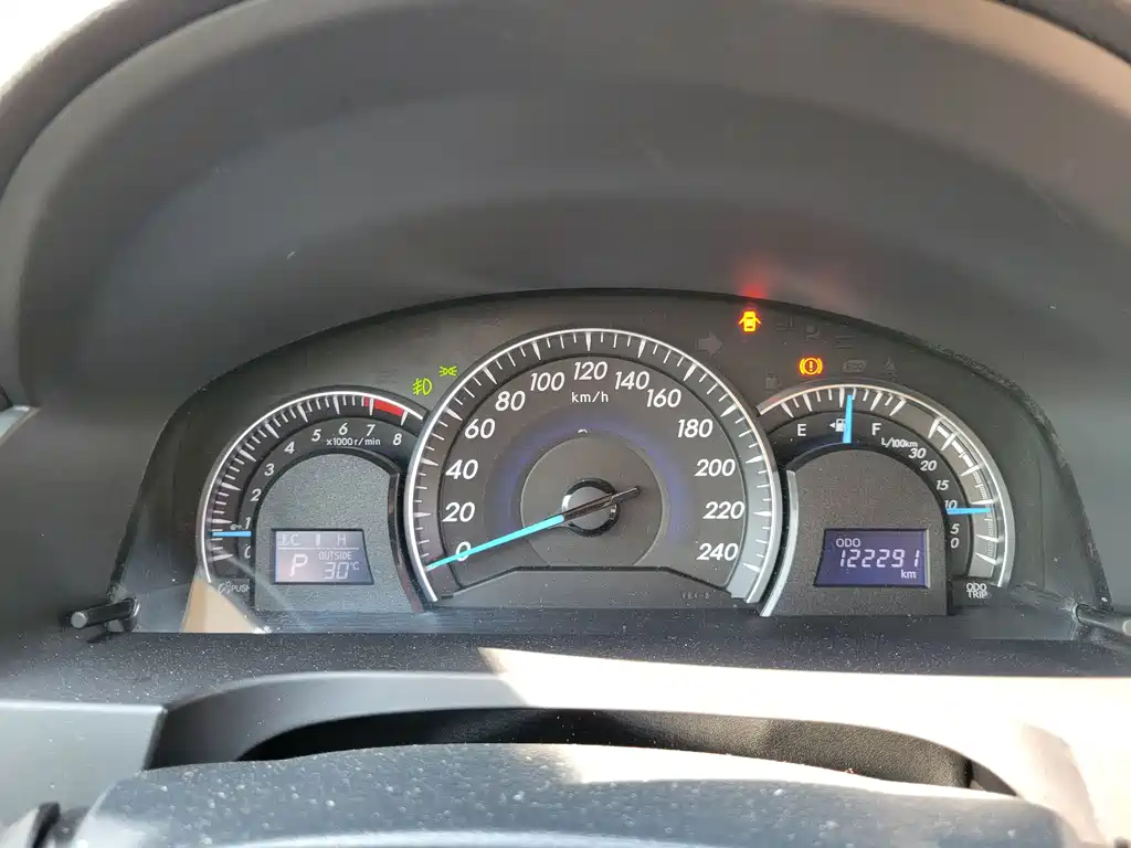Toyota Camry — миниатюра 18