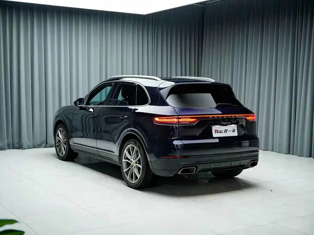 Porsche Cayenne — миниатюра 11