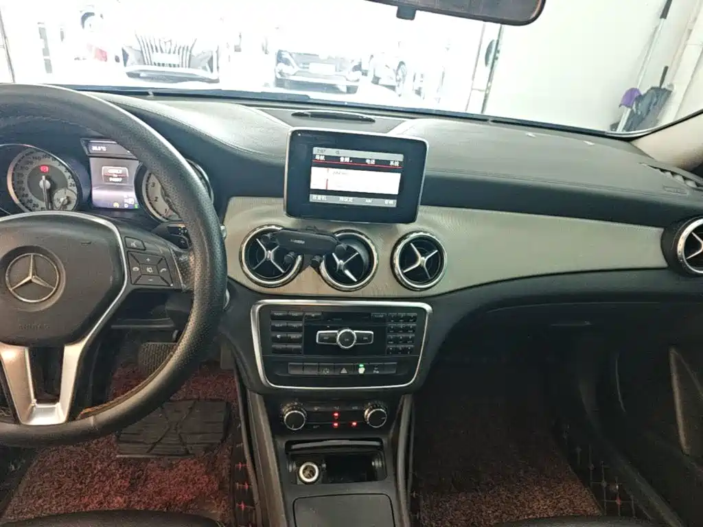 Mercedes-Benz GLA — миниатюра 13