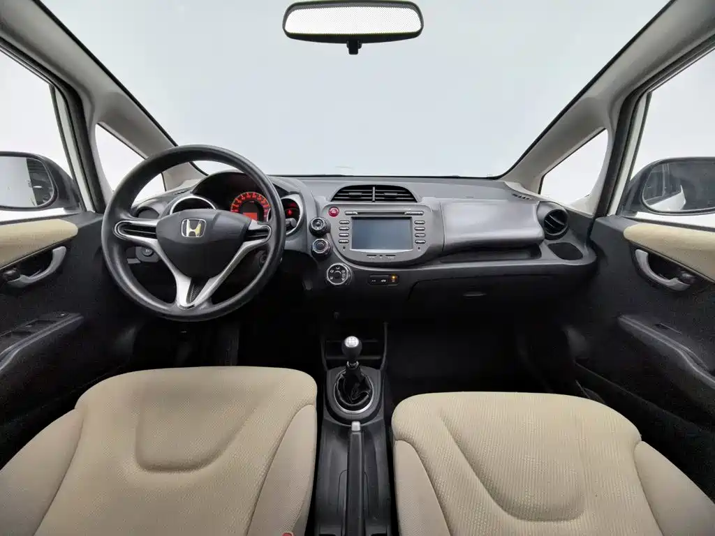Honda Fit — миниатюра 5