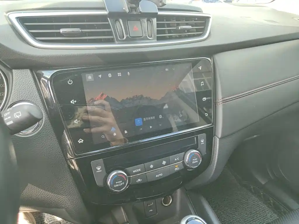 Nissan Qashqai — миниатюра 13
