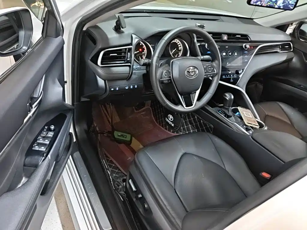 Toyota Camry — миниатюра 16