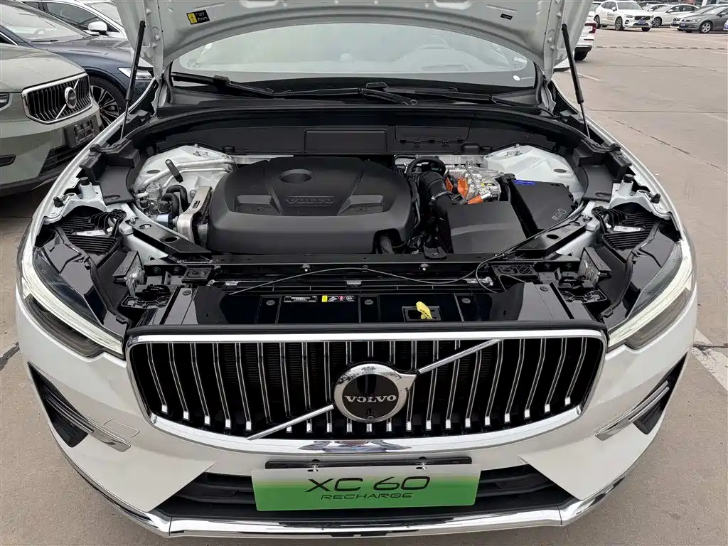 VOLVO XC60 PLUG IN HYBRID
