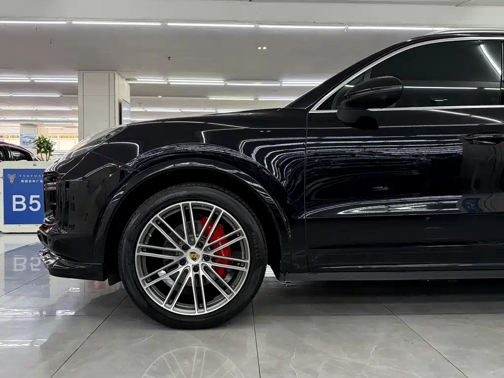 Porsche Cayenne — миниатюра 3