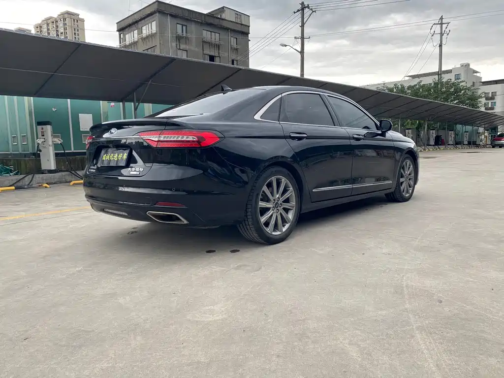 Ford Taurus — миниатюра 5