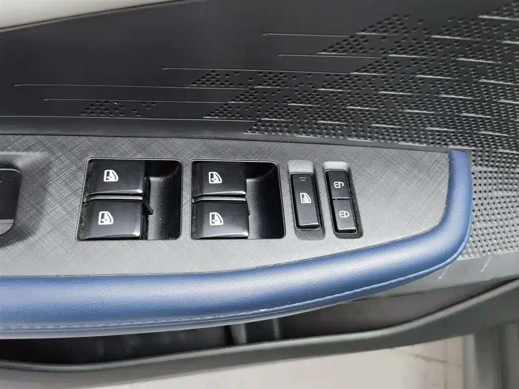 CHANGAN UNI V SMART IDD