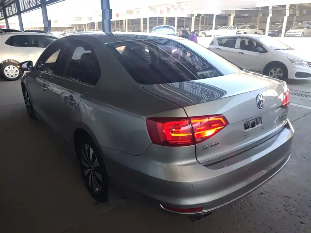 Volkswagen Sagitar 2015 230TSI AT Luxury
