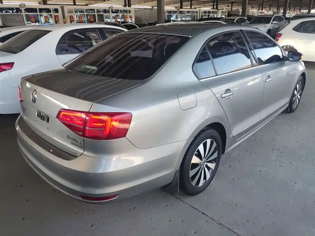Volkswagen Sagitar 2015 230TSI AT Luxury