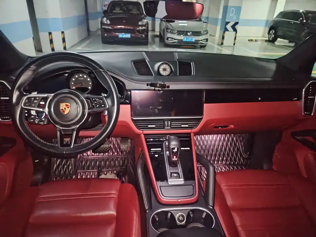 Porsche Cayenne — миниатюра 7