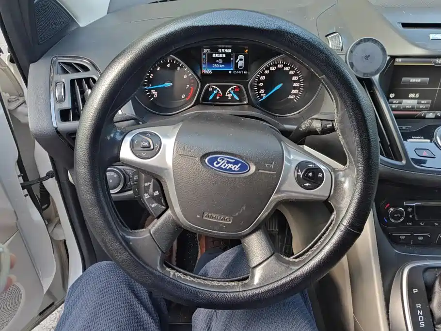 Ford Kuga — миниатюра 15