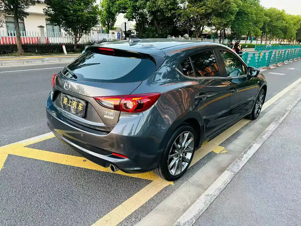 Mazda 3 Axela — миниатюра 4