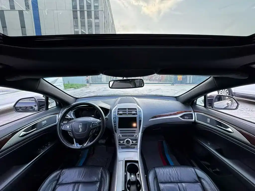 Lincoln MKZ — миниатюра 5