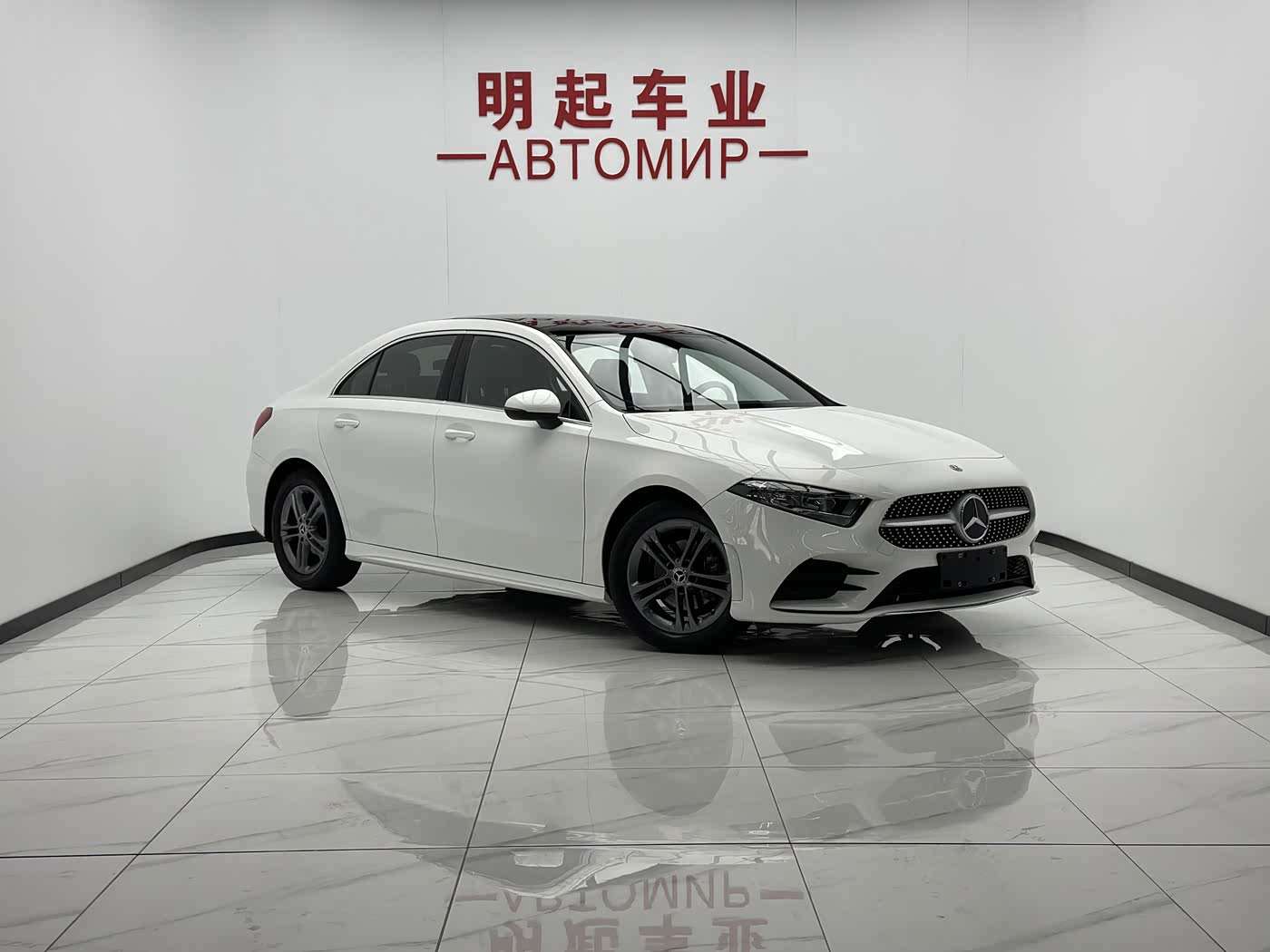 Mercedes-Benz A-Class 1.3 л 2022 г. Белый, пробег 34000 км