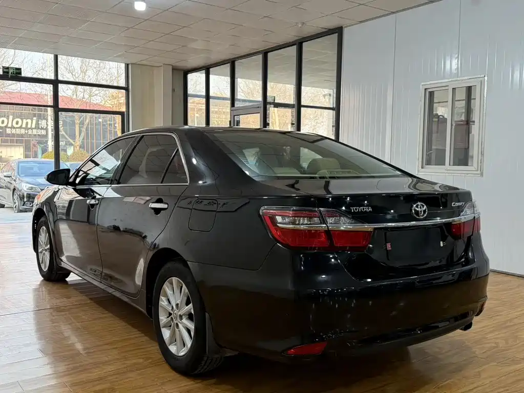 TOYOTA CAMRY