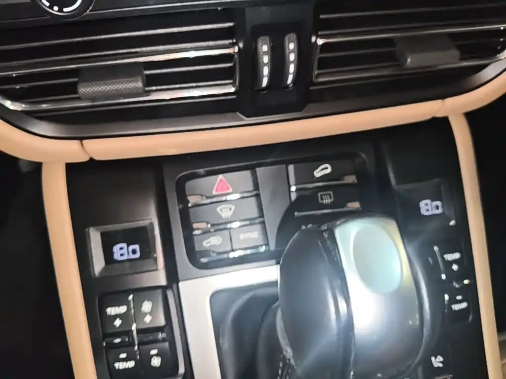 Porsche Macan — миниатюра 13