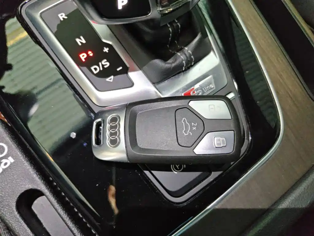 Audi Q5L — миниатюра 9