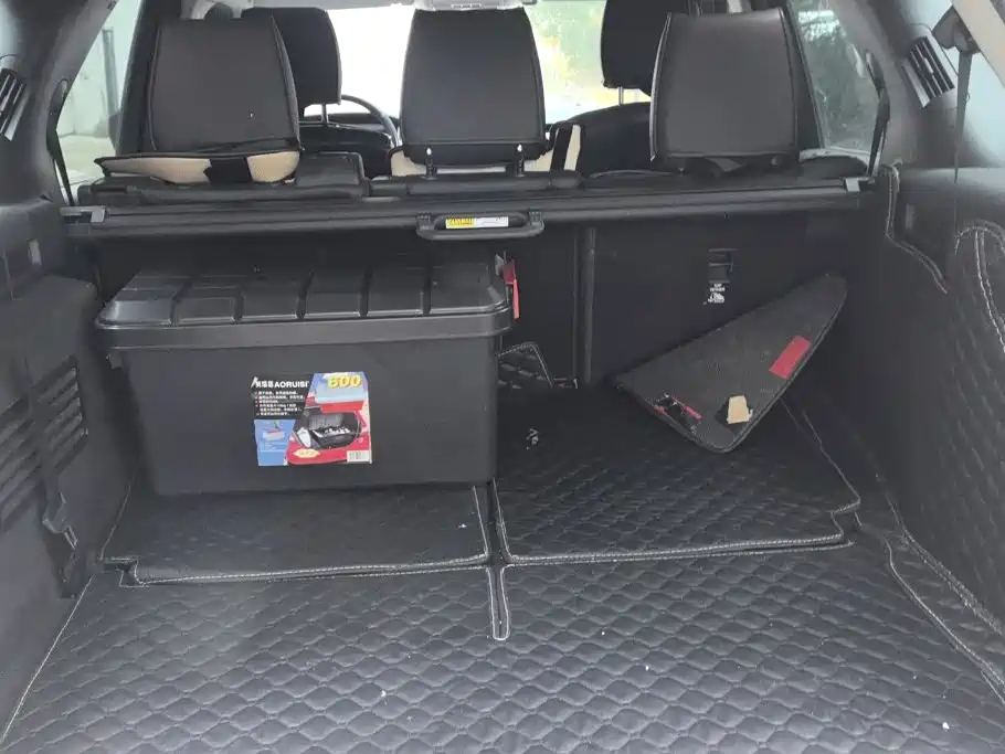 Land Rover Discovery — миниатюра 4
