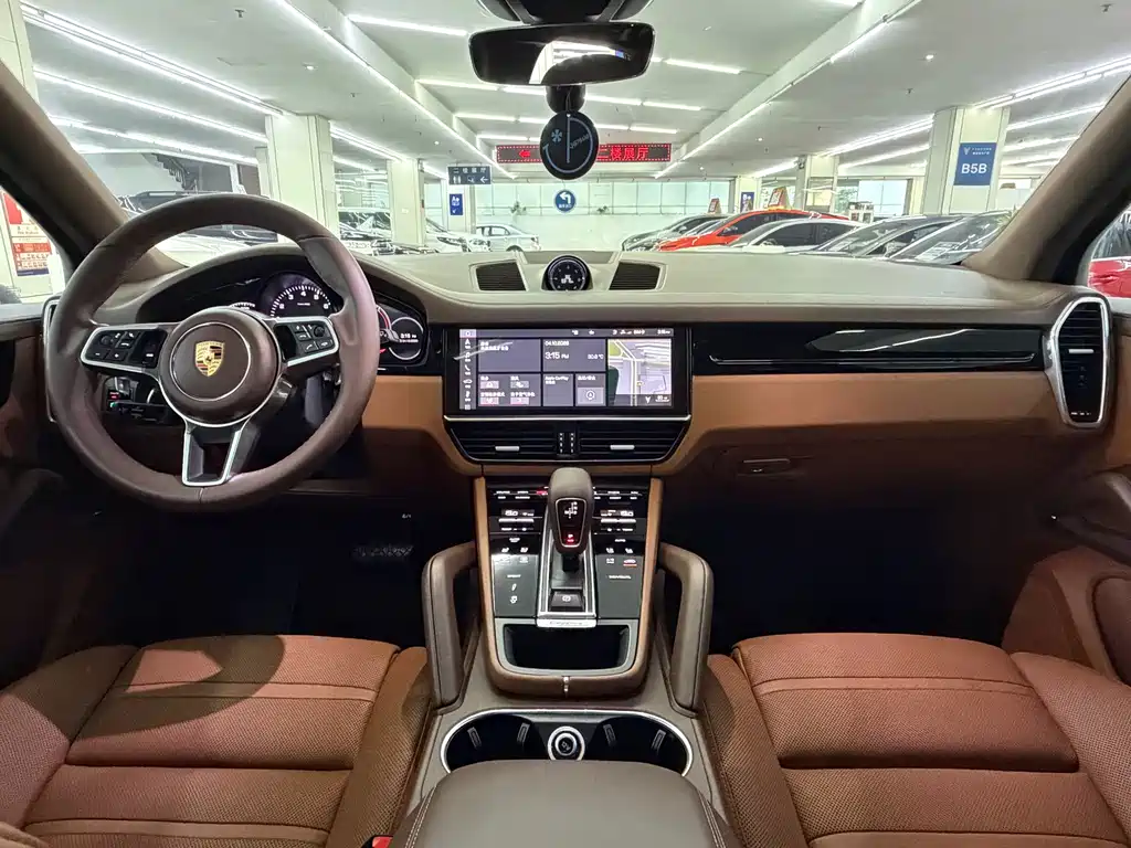 Porsche Cayenne — миниатюра 7