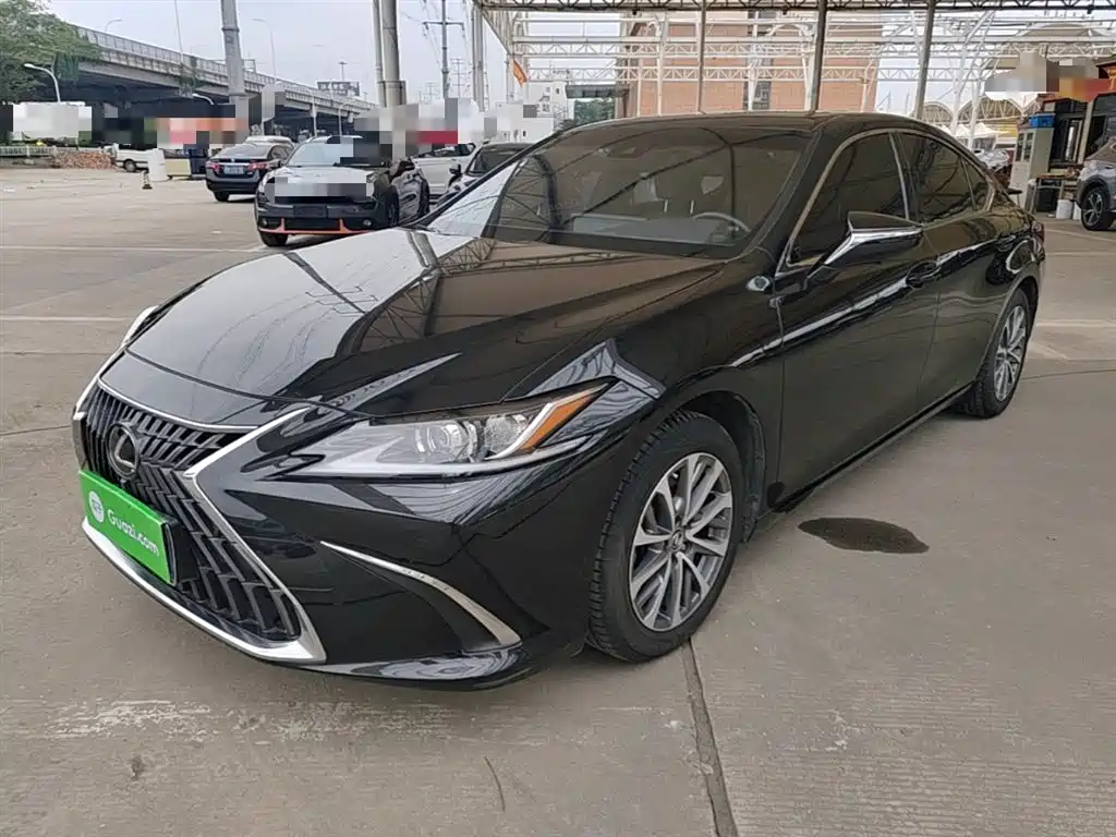 Lexus ES 2024