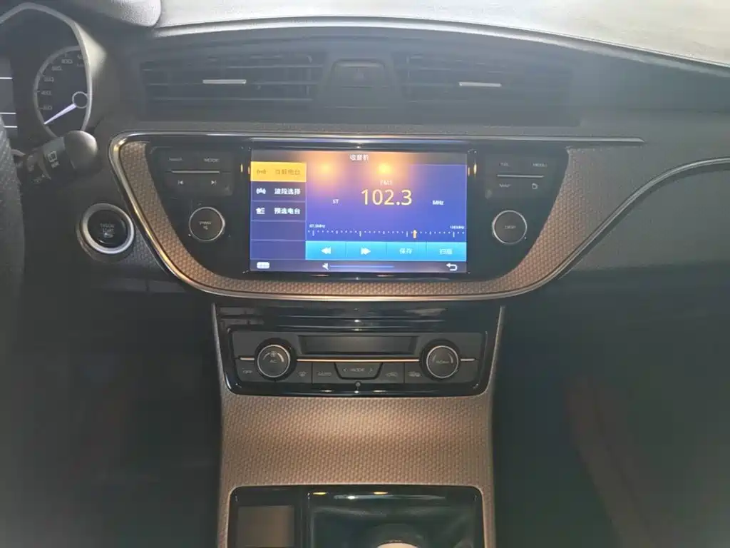 Geely Emgrand GS — миниатюра 13