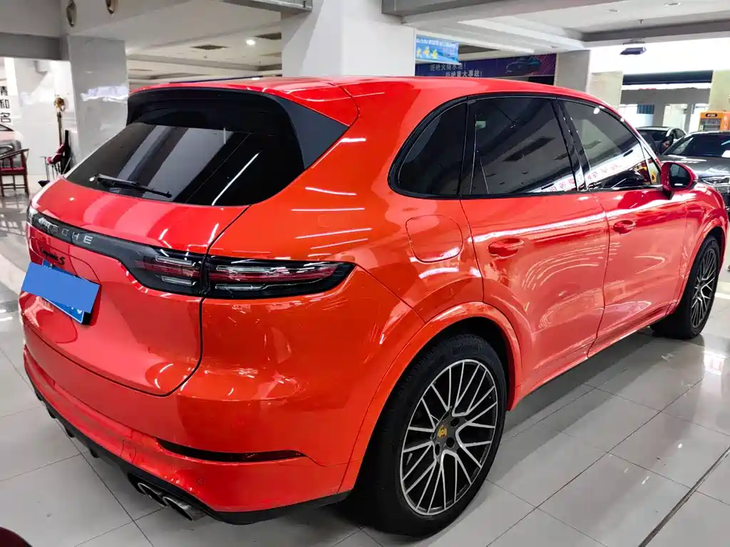PORSCHE CAYENNE