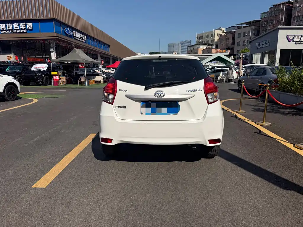 Toyota Yaris L — миниатюра 6