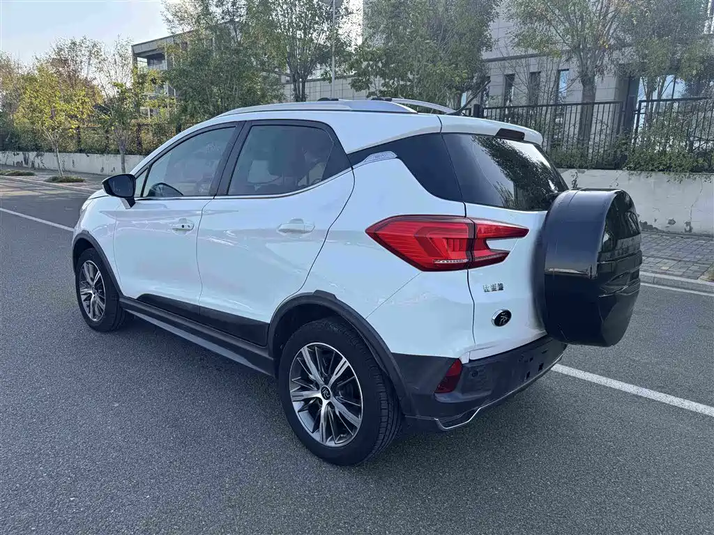 BYD Yuan EV — миниатюра 4