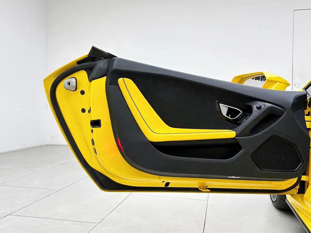 LAMBORGHINI HURACÁN