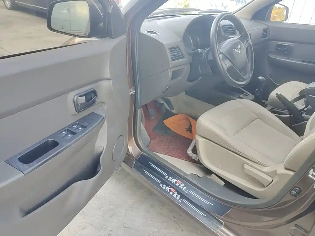 Wuling Hongguang — миниатюра 16