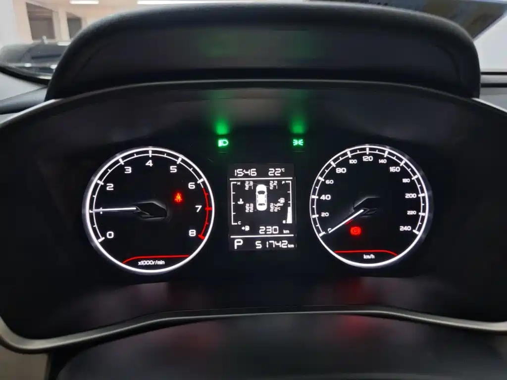 Geely Binyue — миниатюра 12
